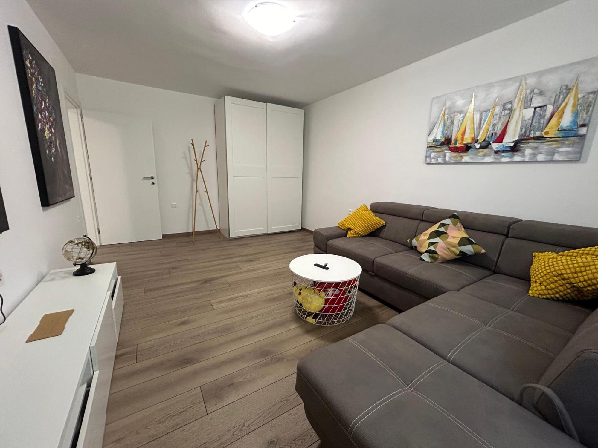 Laura Apartment